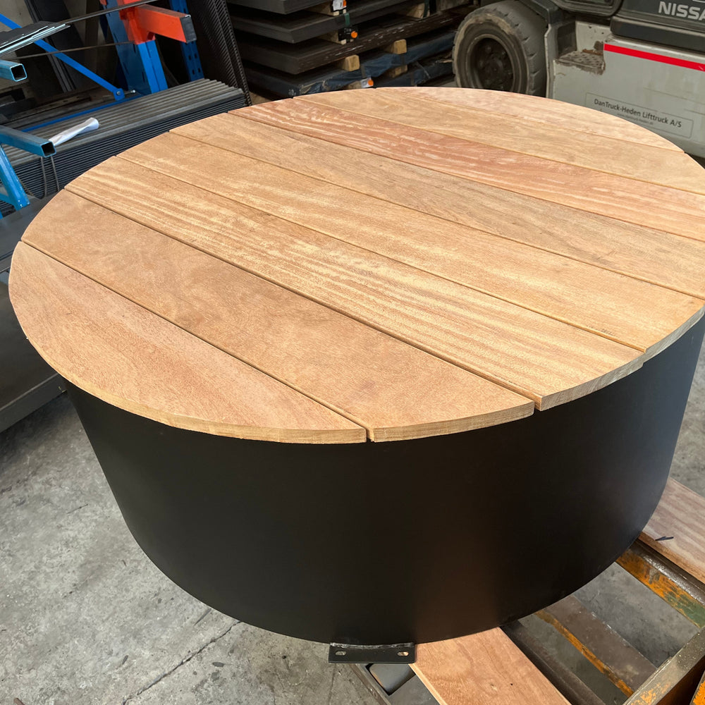 Rund bänk i pulverlackerad stål