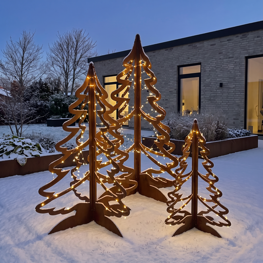 Set med julgranar i cortenstål
