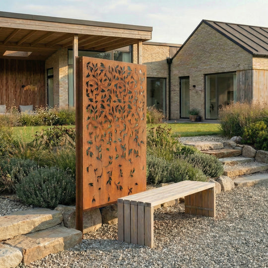 Skärmvägg i cortenstål med mönster: Ranka