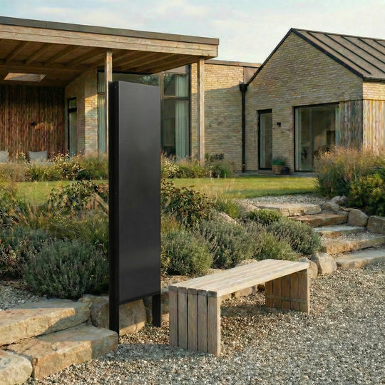 Slät skärmvägg i lackerad stål - enkel, bredd 400 mm